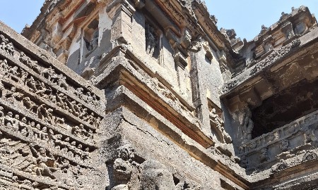 Kỳ quan đá 1.400 tuổi và sức hút của du lịch di sản Ấn Độ