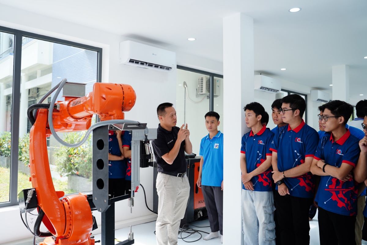 KUKA Việt Nam sẽ đồng hành với Trường Đại học Bách khoa - Đại học Đà Nẵng trong hoạt động đào tạo và nghiên cứu khoa học - Ảnh: KUKA Vietnam.