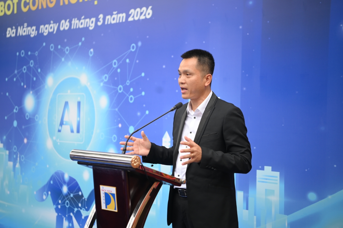 Ông Huỳnh Phong Phú - Tổng giám đốc KUKA Vietnam phát biểu - Ảnh: KUKA Vietnam.