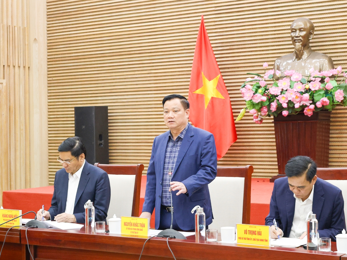 Bí thư Tỉnh uỷ Nghệ An Nguyễn Khắc Thận phát biểu