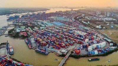 HCMC exports face 7-10 day delays and shipping surcharges amid Middle East conflict
