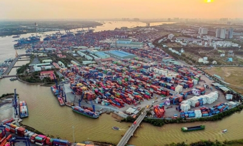 HCMC exports face 7-10 day delays and shipping surcharges amid Middle East conflict