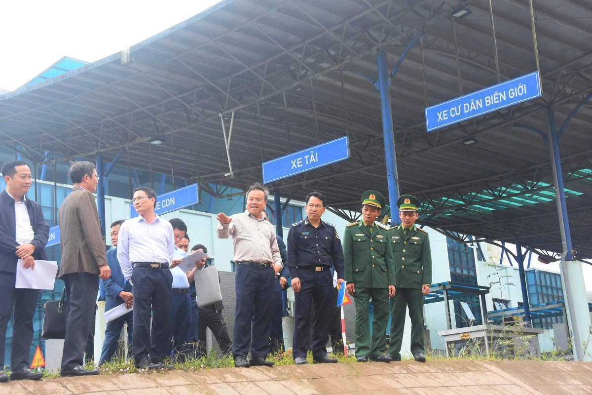 Phó Chủ tịch UBND tỉnh Quảng Trị Lê Đức Tiến kiểm tra hạ tầng Cửa khẩu Quốc tế La Lay