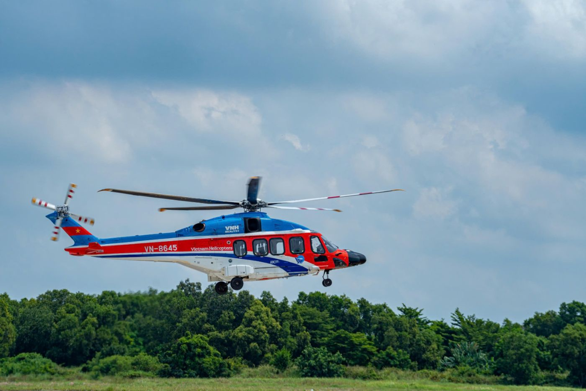 Từ ngày 11/3, tour du lịch ngắm cảnh thành phố bằng trực thăng sẽ được khai thác định kỳ tại TP. Hố Chí Minh.