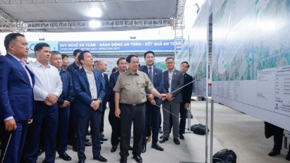 PM Chinh calls for development of Gia Binh airport economic ecosystem