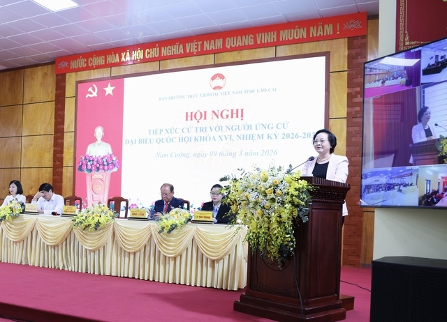 Phó Thủ tướng Phạm Thị Thanh Trà tiếp xúc cử tri tại tỉnh Lào Cai. Ảnh: VGP.