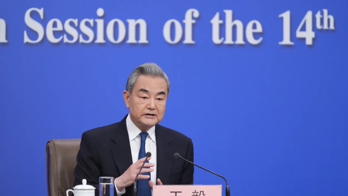 Ngoại trưởng Trung Quốc Vương Nghị tại cuộc họp báo này 8/3/2026 tại Bắc Kinh - Ảnh: Getty/CNBC.