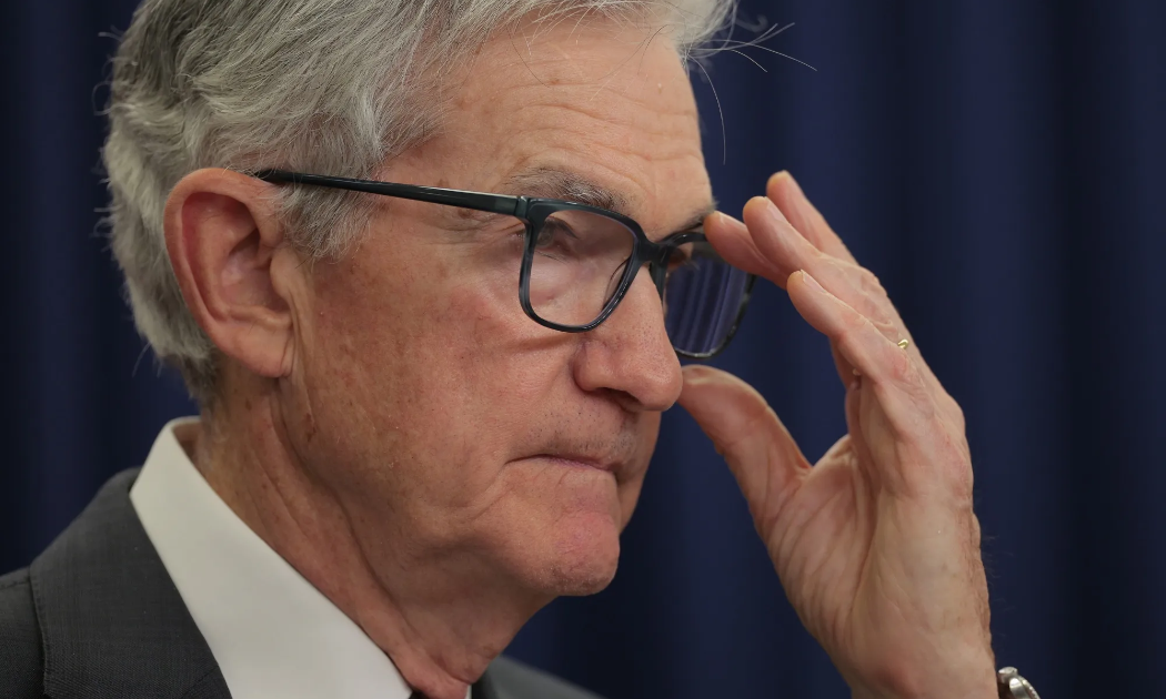 Xung đột quân sự ở Trung Đông khiến triển vọng Fed hạ lãi suất trở nên mờ mịt