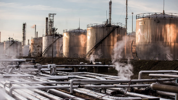 Trung Quốc có thể chống chọi cú sốc giá dầu tốt hơn các quốc gia khác