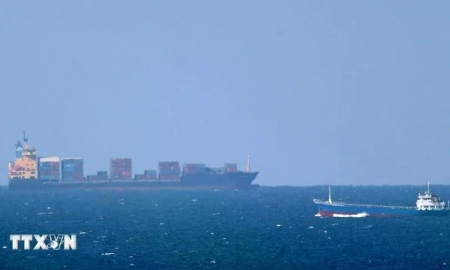 Nằm giữa Oman và Iran, eo biển Hormuz được công nhận là một trong những tuyến vận chuyển dầu mỏ quan trọng (Ảnh TTX).