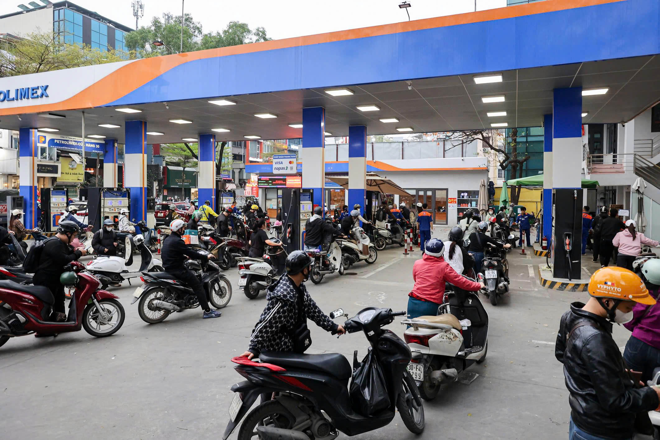 Vận tải Việt giữa vòng xoáy giá dầu và bài toán sinh tồn của các doanh nghiệp