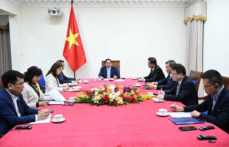 Thủ tướng Chính phủ đánh giá cao các nỗ lực trung gian hoà giải của Qatar nhằm giải quyết hoà bình các mâu thuẫn, xung đột tại khu vực Trung Đông - Ảnh: VGP