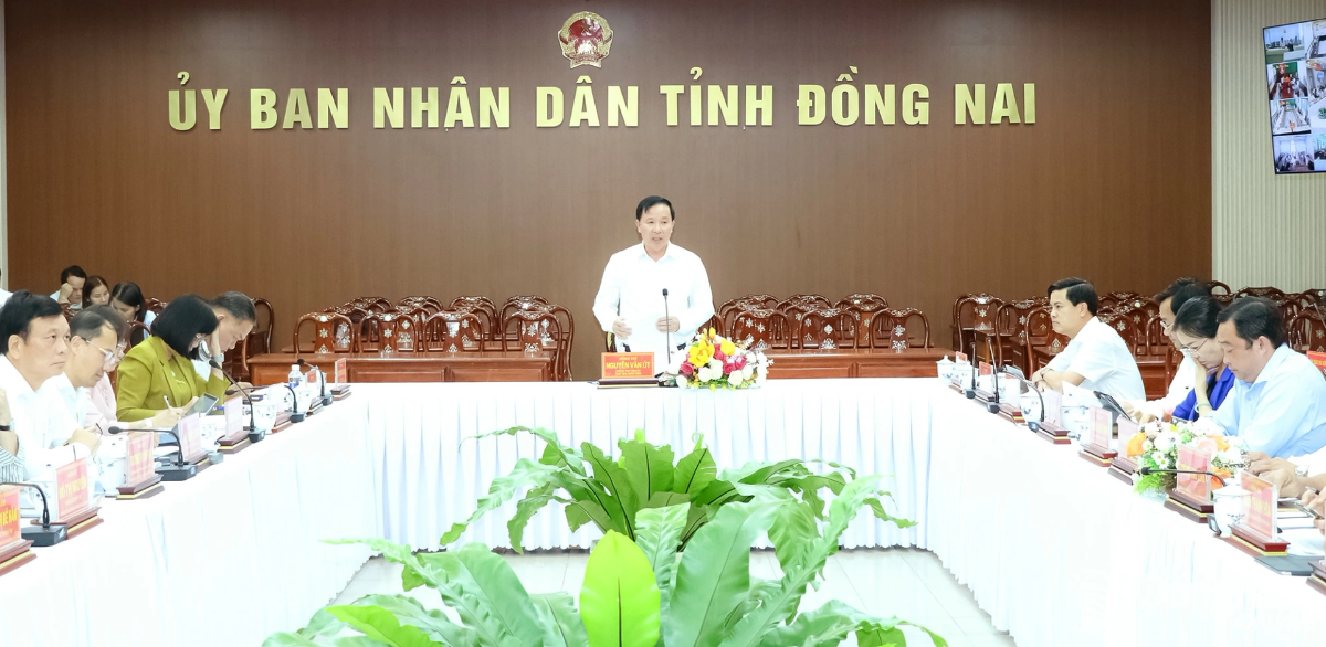 Chủ tịch UBND tỉnh Đồng Nai Nguyễn Văn Út chủ trì cuộc họp tình hình kinh tế- xã hội của tỉnh chiều ngày 9/3 - Ảnh: Vương Thế.