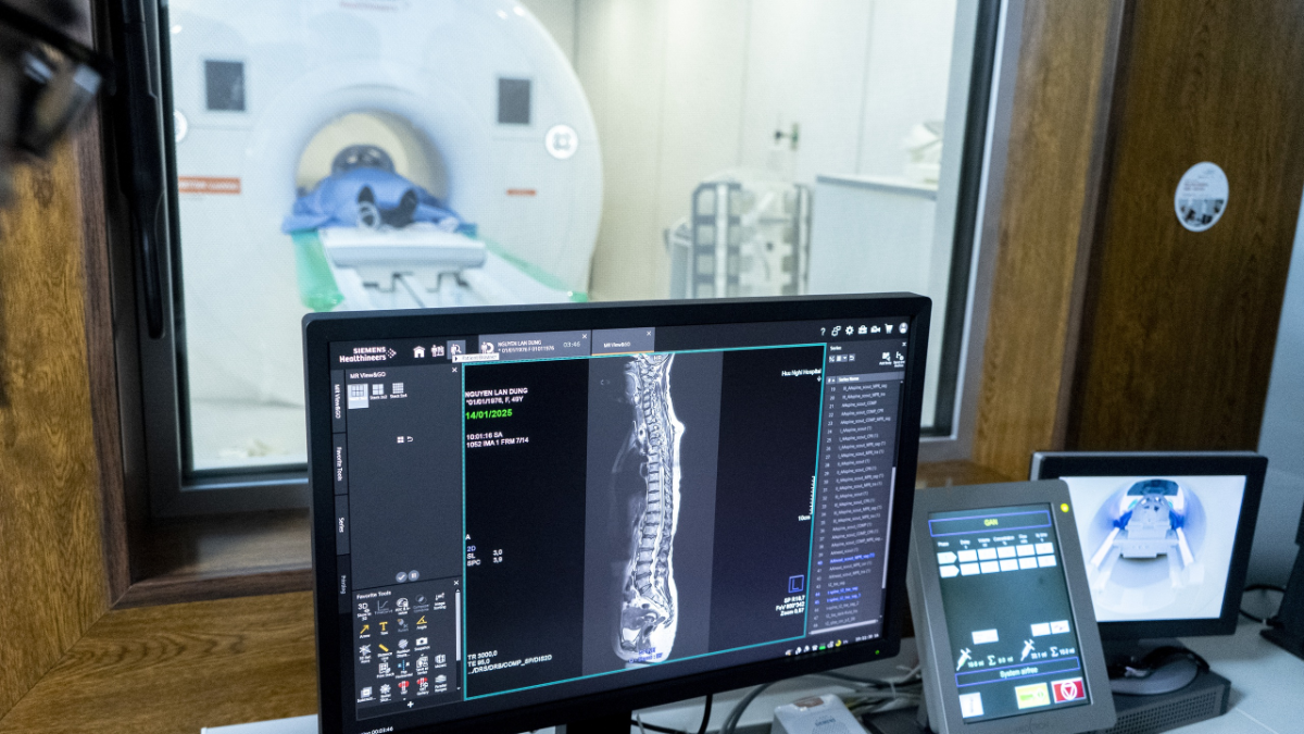 Hệ thống chụp MRI hiện đại bậc nhất hiện nay tại Bệnh viện Hữu Nghị (Hà Nội).