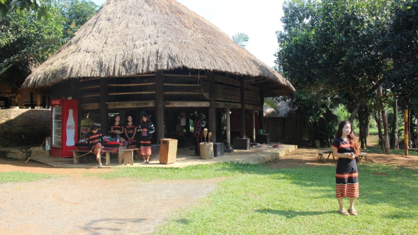 Trải nghiệm giá trị văn hóa bản địa tại “Ngôi làng chung” của người dân tộc thiểu số Việt Nam