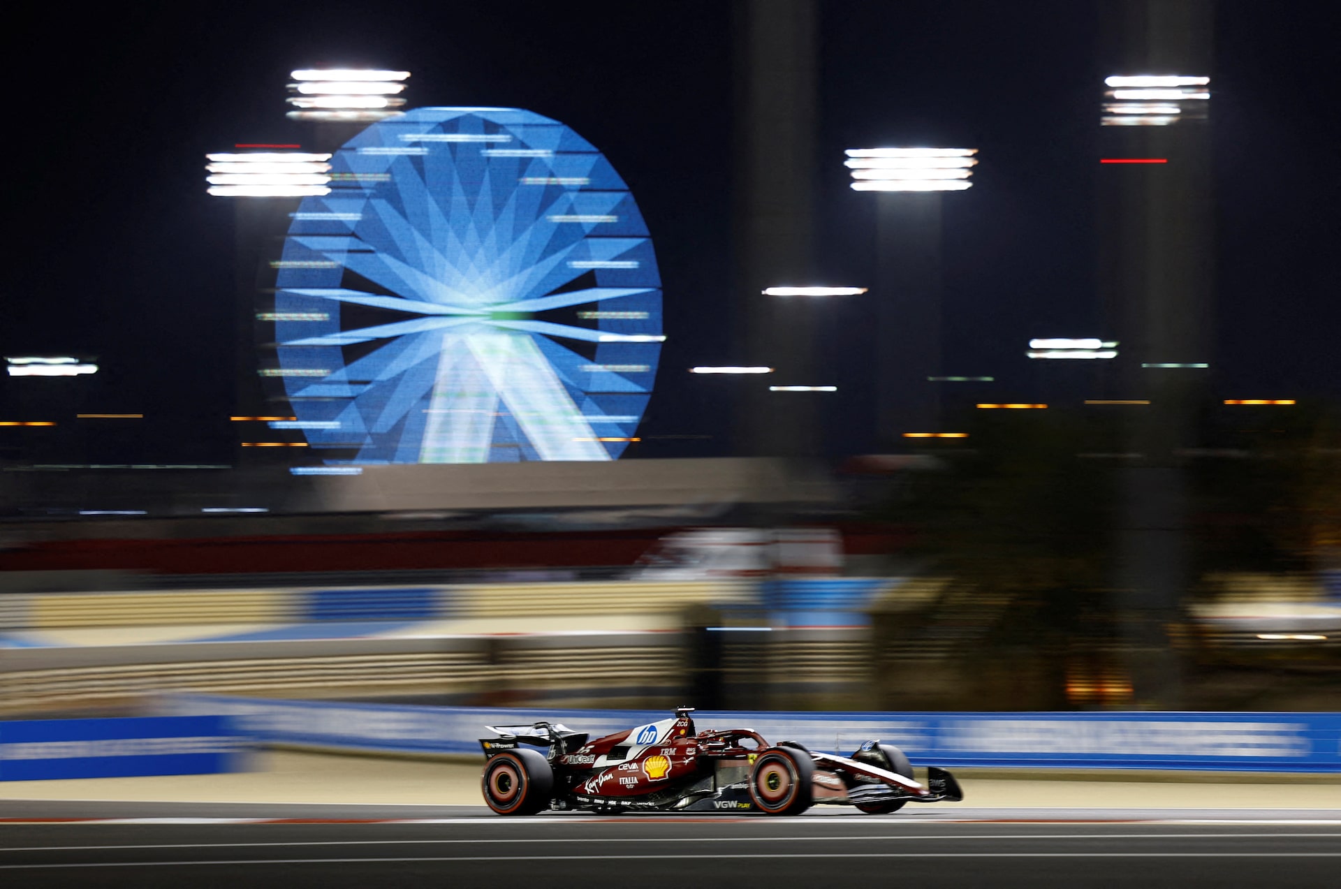 Nhiều khả năng F1 sẽ phải hủy hai chặng đua Bahrain Grand Prix và Saudi Arabian Grand Prix.