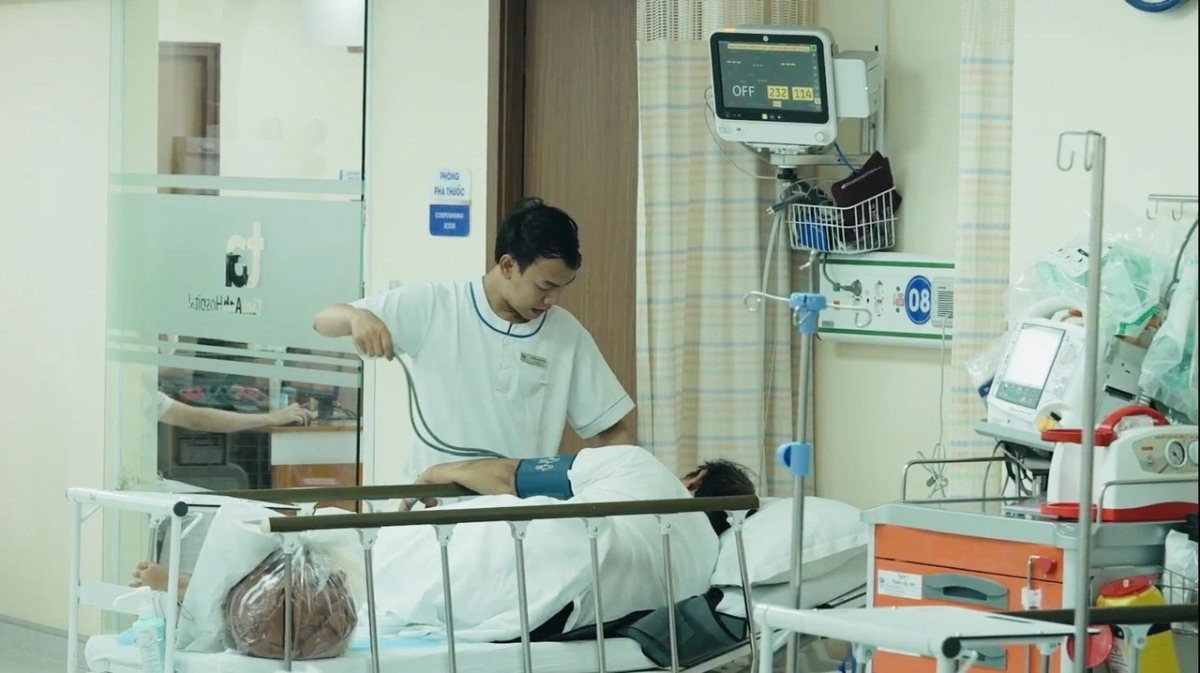 Các bệnh nhân nhập viện trong tình trạng đau bụng dữ dội, nôn ói liên tục và tiêu chảy cấp.