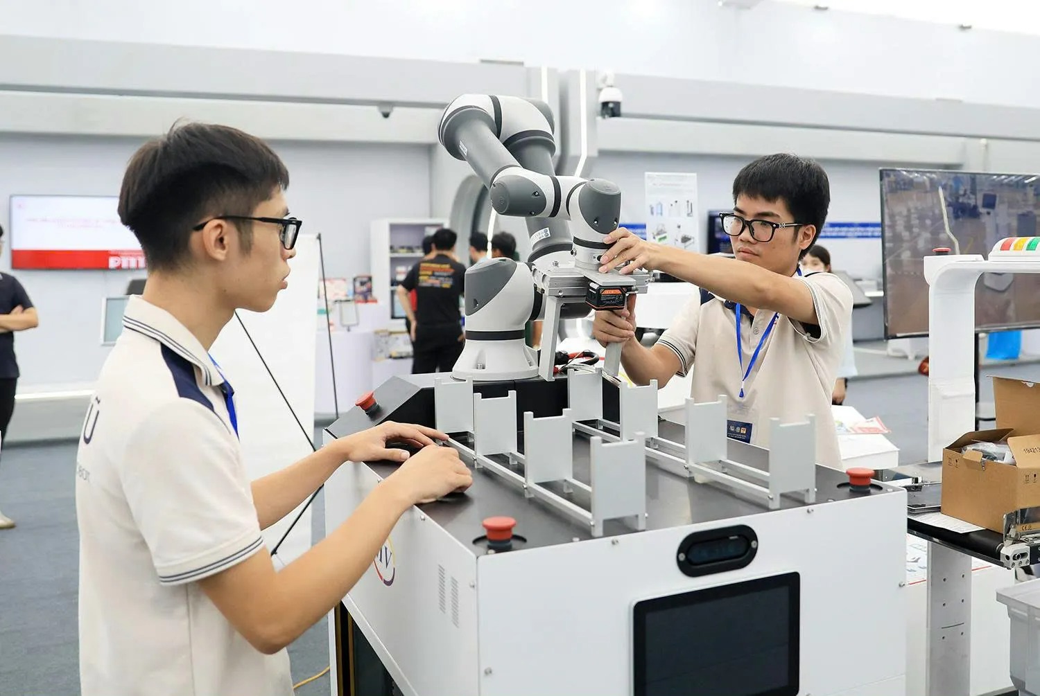 Quá trình hình thành một doanh nghiệp công nghệ thành công thực chất là một chuỗi phát triển dài và phức tạp. Ảnh minh họa