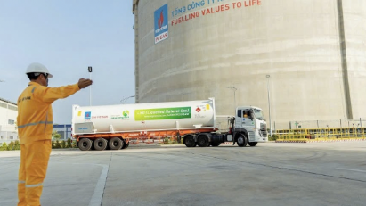 Petrovietnam proposes halting crude oil exports 