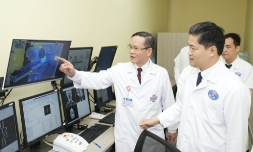 Bệnh viện Việt thêm nhiều “vũ khí” hiện đại điều trị ung thư