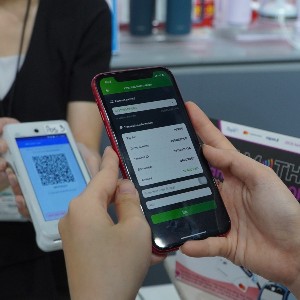 70% dân số tham gia mua sắm trực tuyến, doanh số bán lẻ thương mại điện tử tăng 25% mỗi năm - Ảnh: Minh Hà