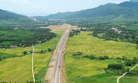 Một đoạn của cao tốc Quy Nhơn - Chí Thành. Ảnh: Quốc Khánh.