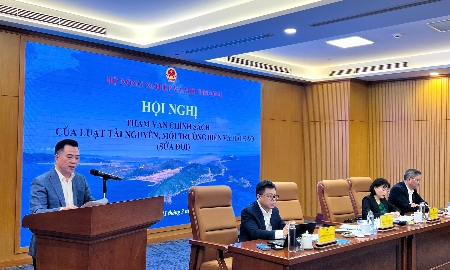 Hội thảo ham vấn chính sách của dự án Luật Tài nguyên, môi trường biển và hải đảo (sửa đổi). Ảnh: LH