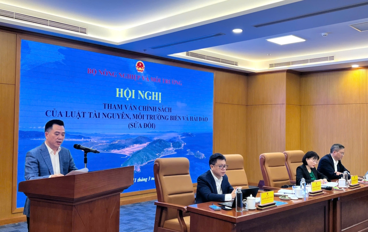 Hội thảo ham vấn chính sách của dự án Luật Tài nguyên, môi trường biển và hải đảo (sửa đổi). Ảnh: LH