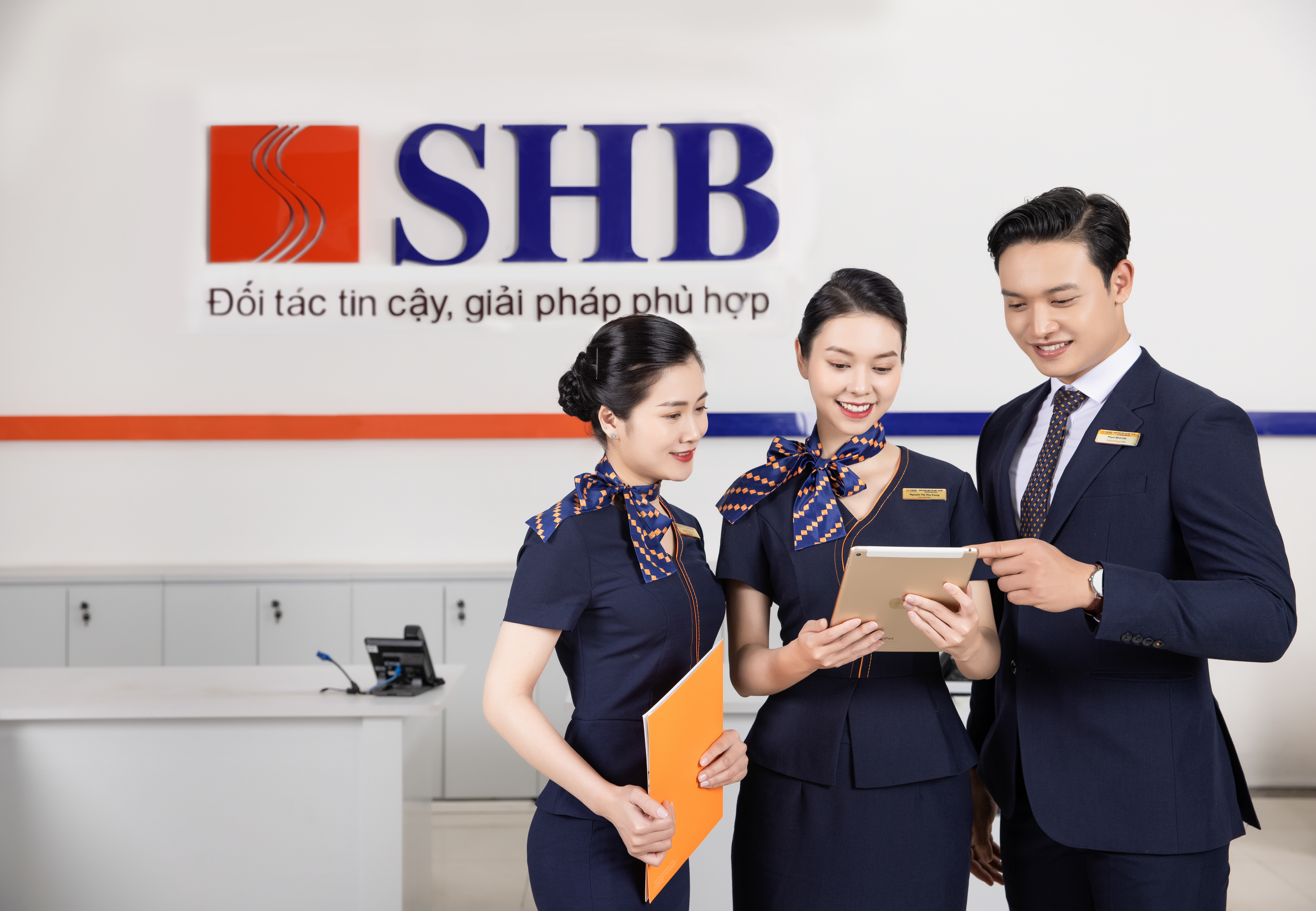 Dragon Capital, KIM, Hanwha Life, Vina Capital và hàng loạt quỹ lớn tham gia rót vốn vào SHB