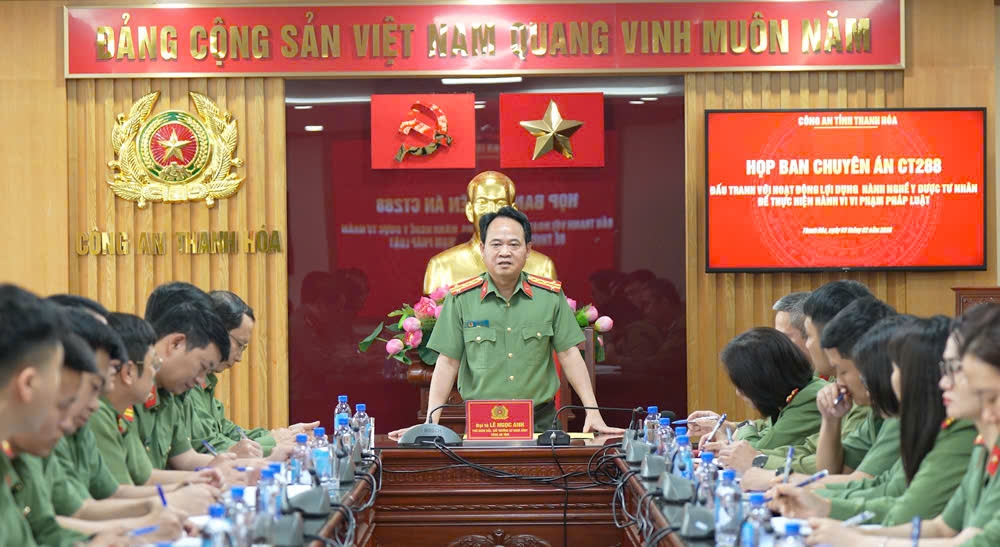 Đại tá Lê Ngọc Anh, Phó Giám đốc Công an tỉnh Thanh Hóa trực tiếp chỉ đạo phá án.&nbsp;Ảnh: Công an Thanh Hóa.