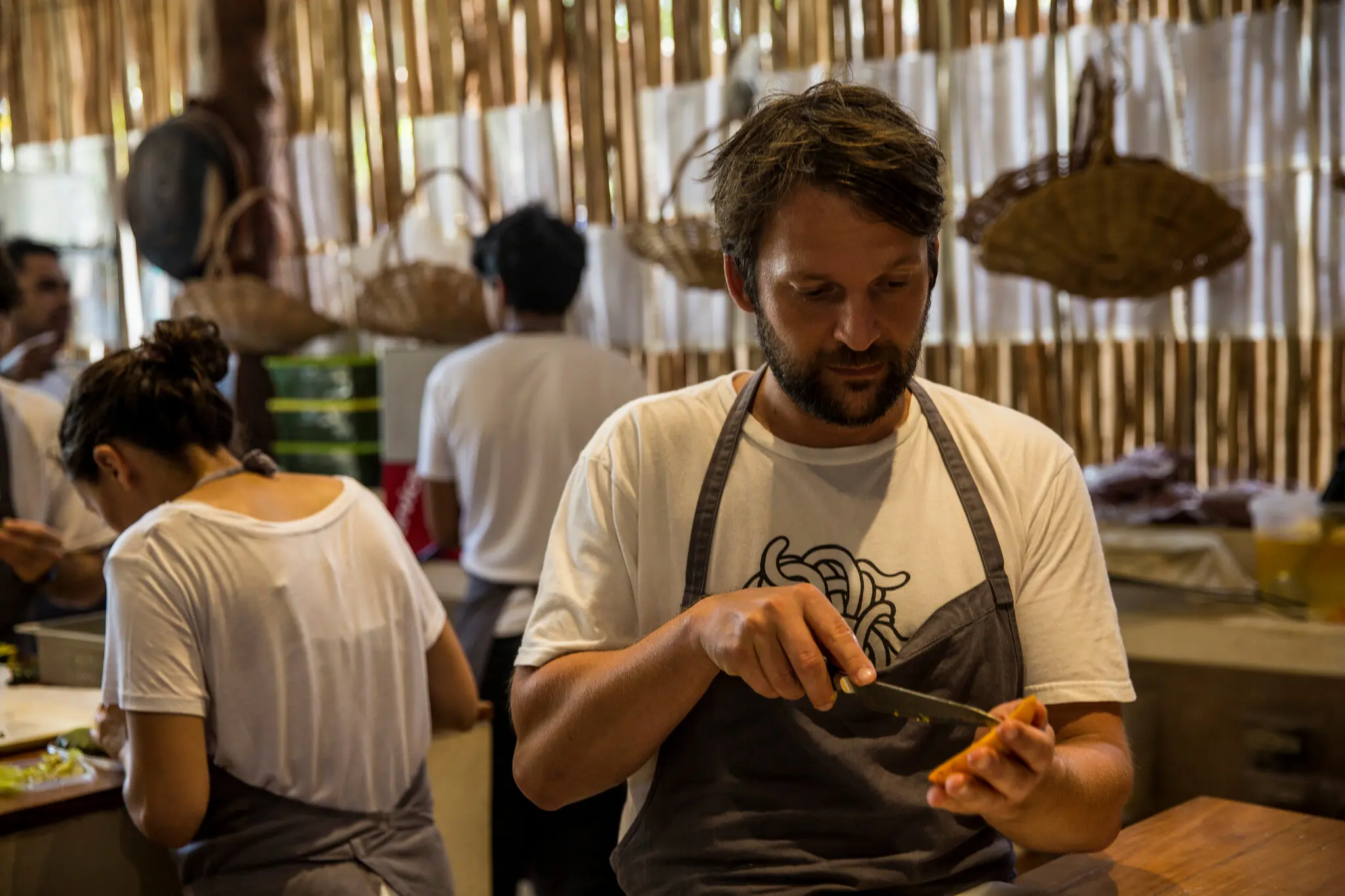 Bếp trưởng René Redzepi tại một sự kiện Noma pop-up năm 2017 ở Tulum, Mexico.