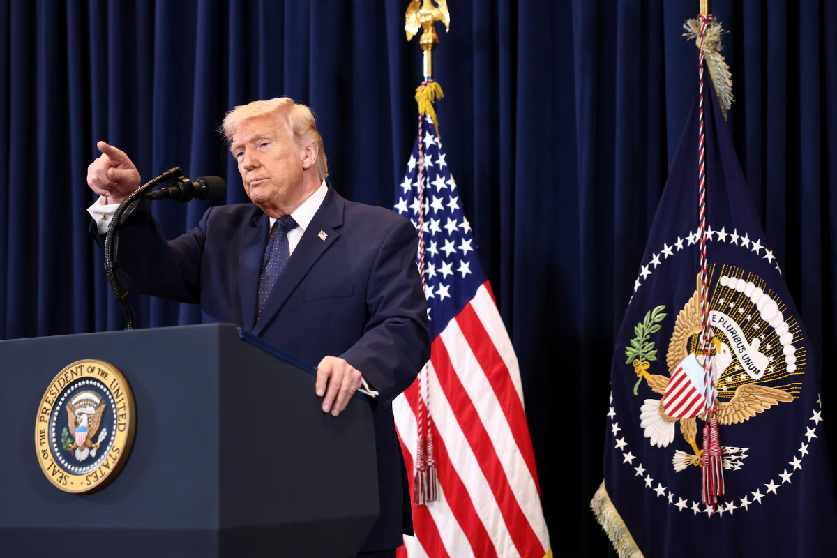 Tổng thống Mỹ Donald Trump tại một cuộc họp báo ở Miami ngày 9/3 - Ảnh: Reuters.