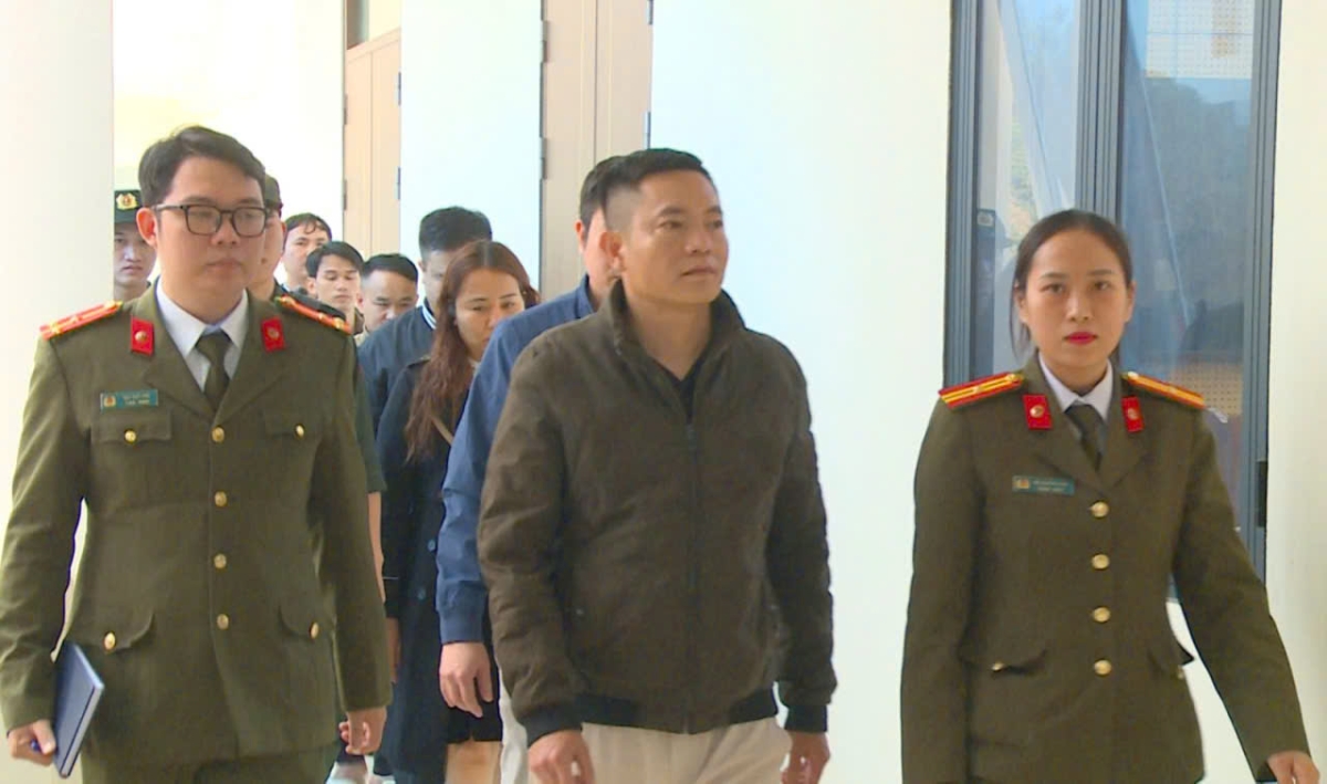 Hoàng Văn Toàn cùng nhiều đồng phạm bị bắt giữ. Ảnh: Công an Thanh Hóa.