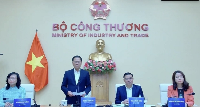 Phó Thủ tướng Bùi Thanh Sơn phát biểu chỉ đạo tại lễ khai trương. Ảnh: Vũ Khuê.