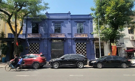 Cơ sở nhà đất 50 Đinh Tiên Hoàng từ lâu đã được biến thành quán bar.