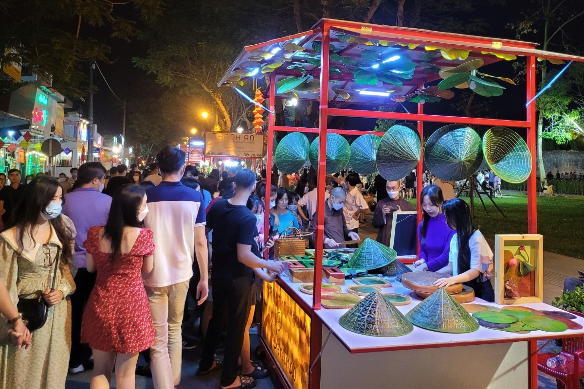 Huế đang nghiên cứu phát triển kinh tế đêm tại khu vực sông Hương và các không gian di sản. 
