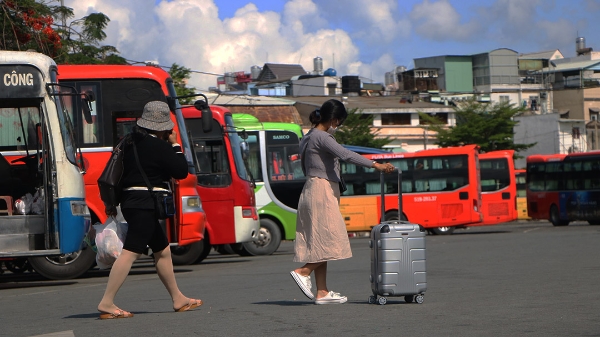 TP. Hồ Chí Minh: Chỉ 18,5% doanh nghiệp vận tải tăng giá vé sau đợt tăng giá xăng dầu