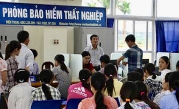  Công tác tiếp nhận, giải quyết thủ tục bảo hiểm thất nghiệp tại TP. Hồ Chí Minh được triển khai đồng bộ thông qua hệ thống Trung tâm Dịch vụ việc làm. 