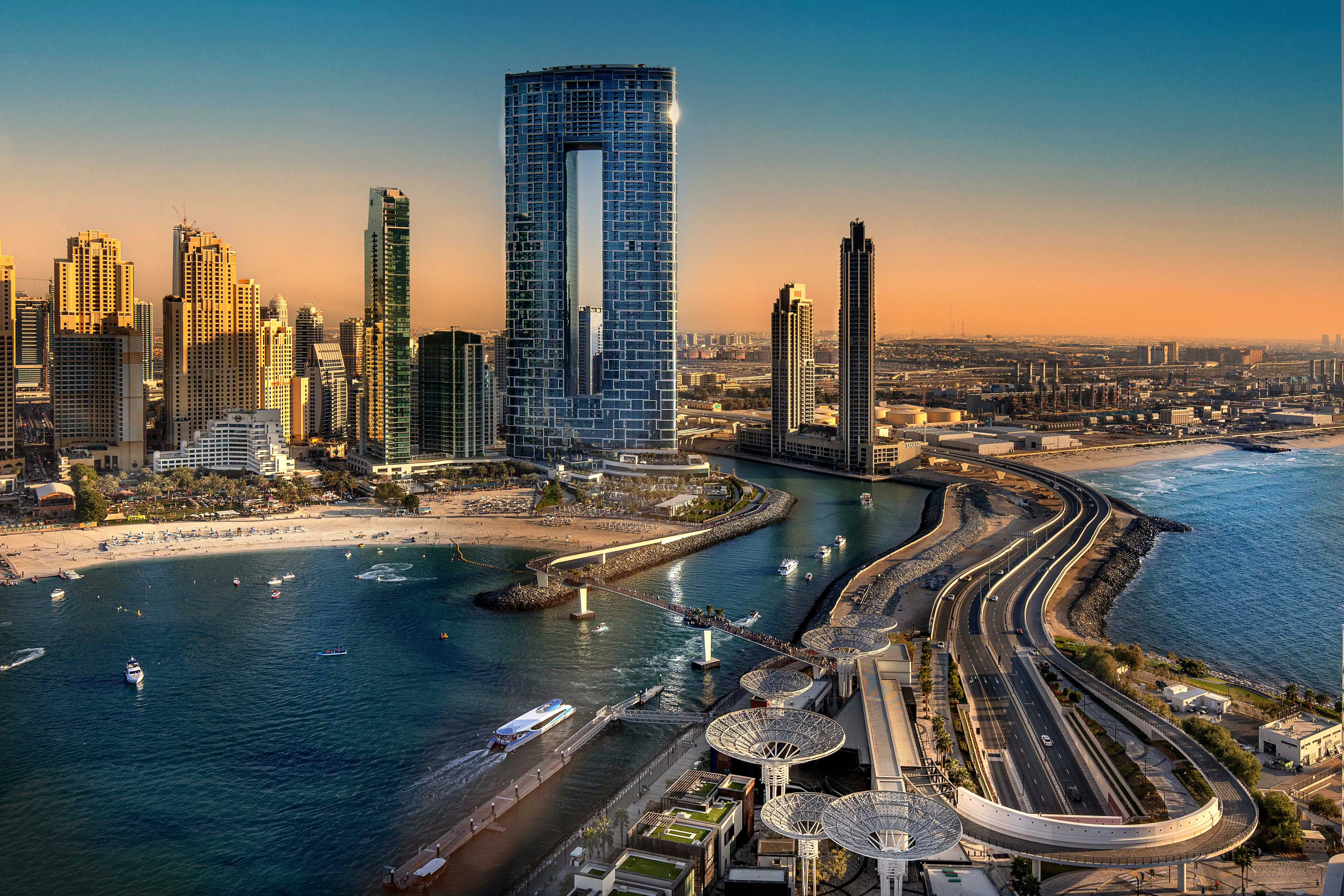 Cư dân nước ngoài tại UAE đang tận dụng thời điểm này để tiếp cận các dịch vụ cao cấp với chi phí thấp.