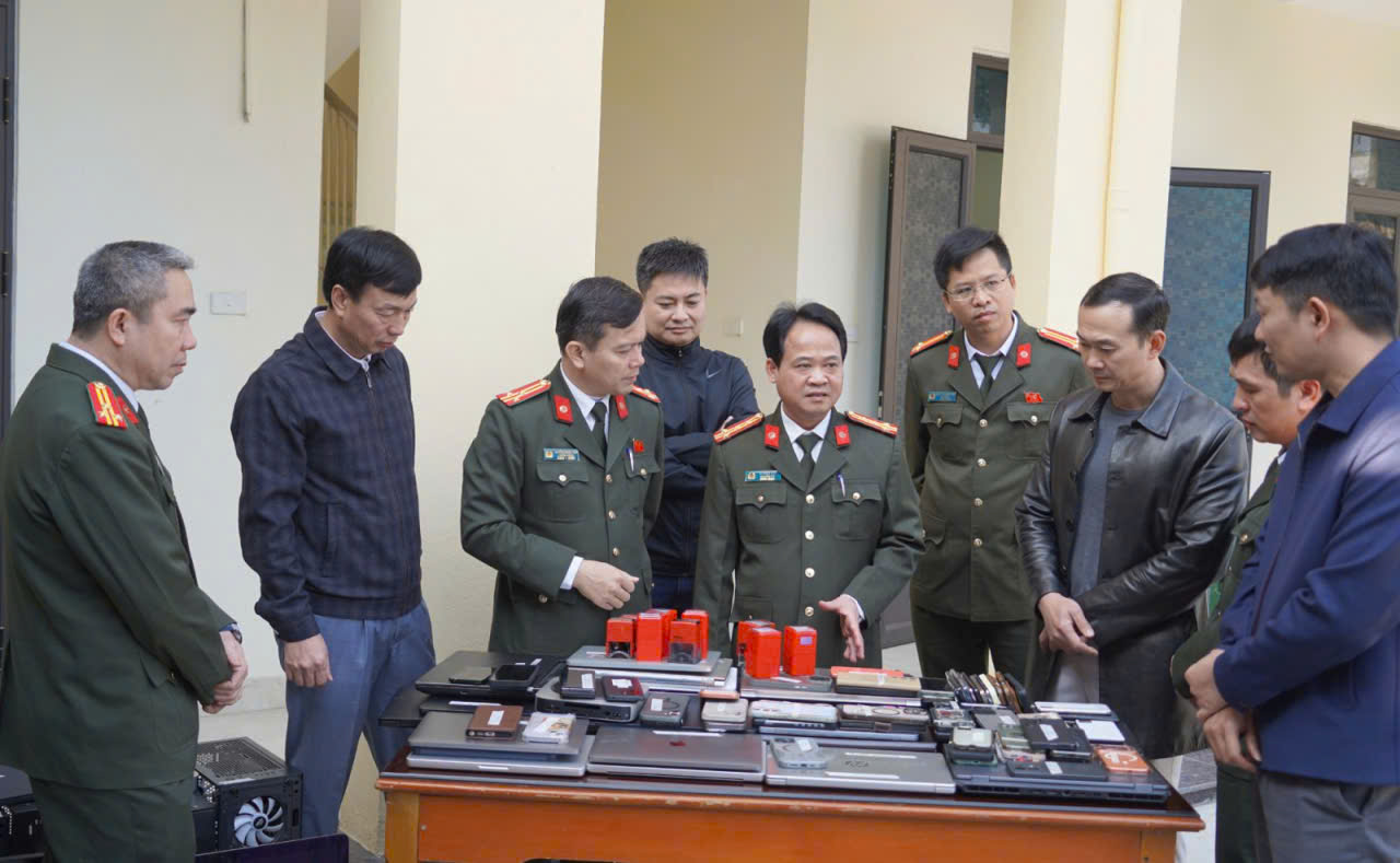 Đại tá Lê Ngọc Anh, Phó Giám đốc - Thủ trưởng Cơ quan An ninh điều tra Công an tỉnh Thanh Hóa trực tiếp chỉ đạo điều tra, đấu tranh chuyên án. Ảnh: Công an Thanh Hóa,