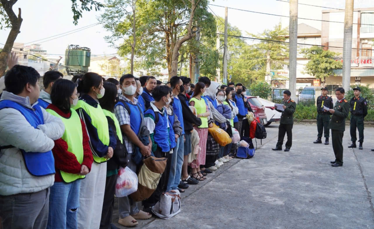 Gần 50 đối tượng có liên quan được triệu tập về Công an Thanh Hóa phục vụ công tác điều tra. Ảnh; Công an Thanh Hóa.