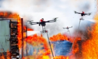 UAV chỉ huy có thể chỉ huy phi đội nhiều UAV chữa cháy có mặt tại hiện trường theo một kịch bản chữa cháy và cứu nạn tối ưu đã được dạy cho AI phòng cháy chữa cháy