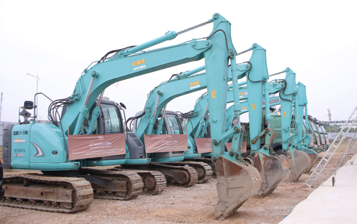 Hệ thống máy móc chuẩn bị thi công dự án
