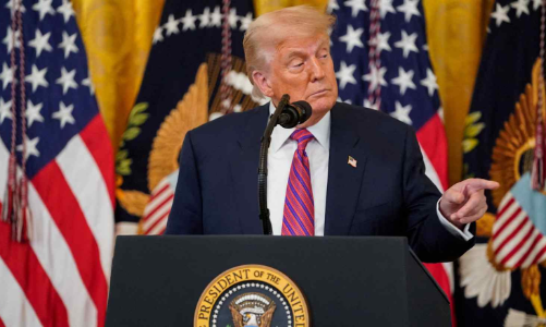 Tổng thống Trump dọa tiếp tục tấn công đảo dầu mỏ chiến lược của Iran