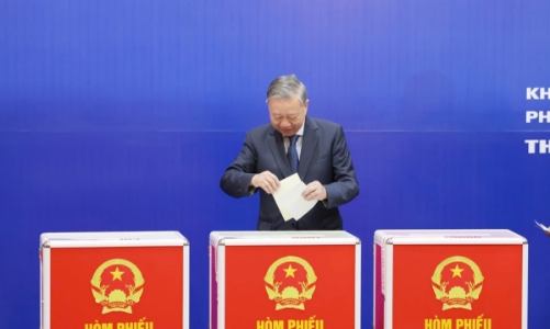 Party and State leaders cast their votes