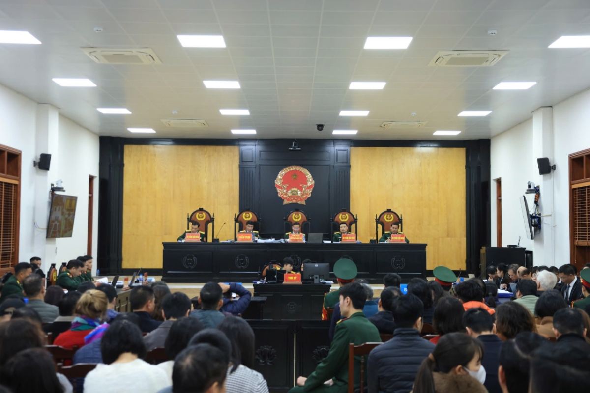 Quang cảnh phiên tòa sơ thẩm.