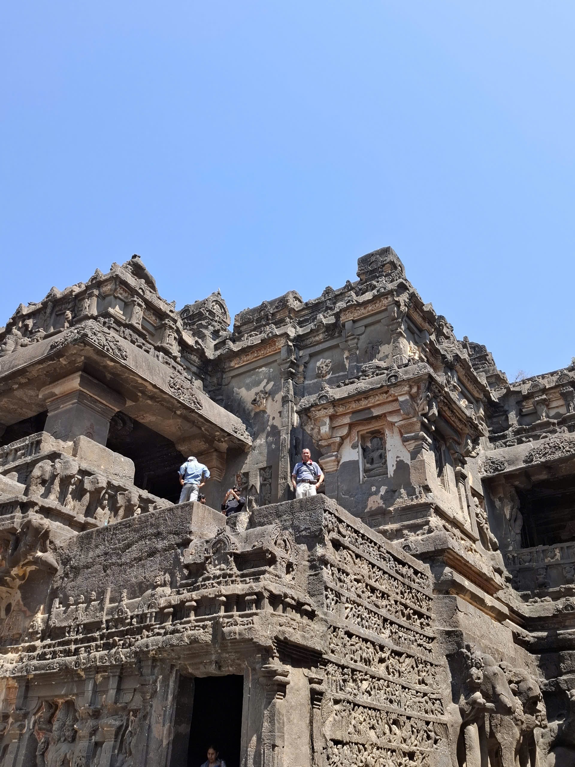 Today, Cave 16 of the Ellora Caves complex is not only the most prominent attraction at the site but also considered the pinnacle of India’s rock-cut architectural art. (Photo: Trong Thoan)