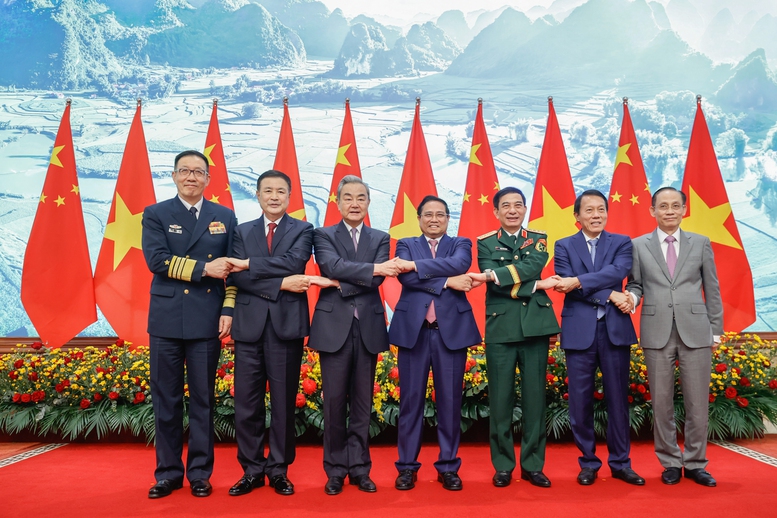 Thủ tướng Chính phủ Phạm Minh Chính tiếp Bộ trưởng Ngoại giao Trung Quốc Vương Nghị, Bộ trưởng Công an Trung Quốc Vương Tiểu Hồng, Bộ trưởng Quốc phòng Trung Quốc Đổng Quân - Ảnh: VGP