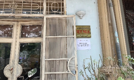 Một trung tâm dạy thêm trên phố Chùa Láng, Hà Nội bị cơ quan chức năng tạm dừng hoạt động vì có nhiều vi phạm, trong đó có PCCC.