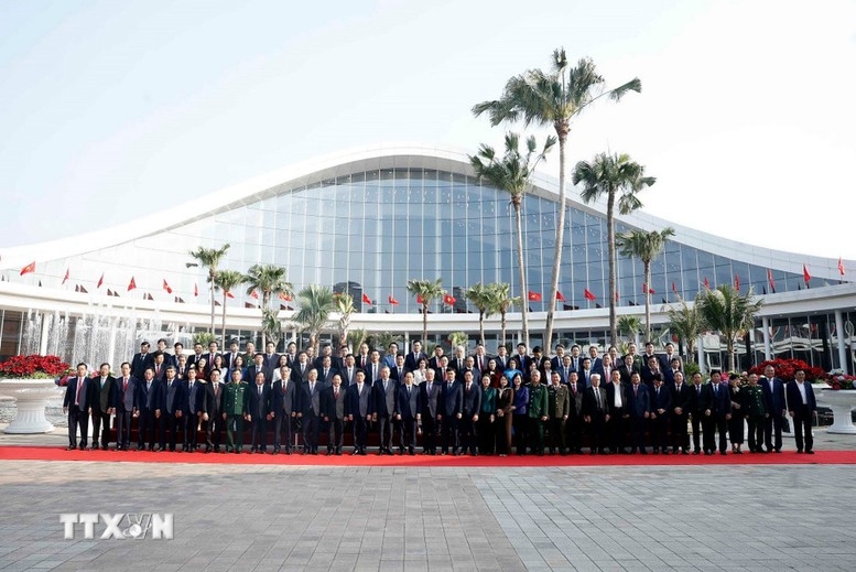 Tổng Bí thư Tô Lâm và các đại biểu - Ảnh: TTXVN